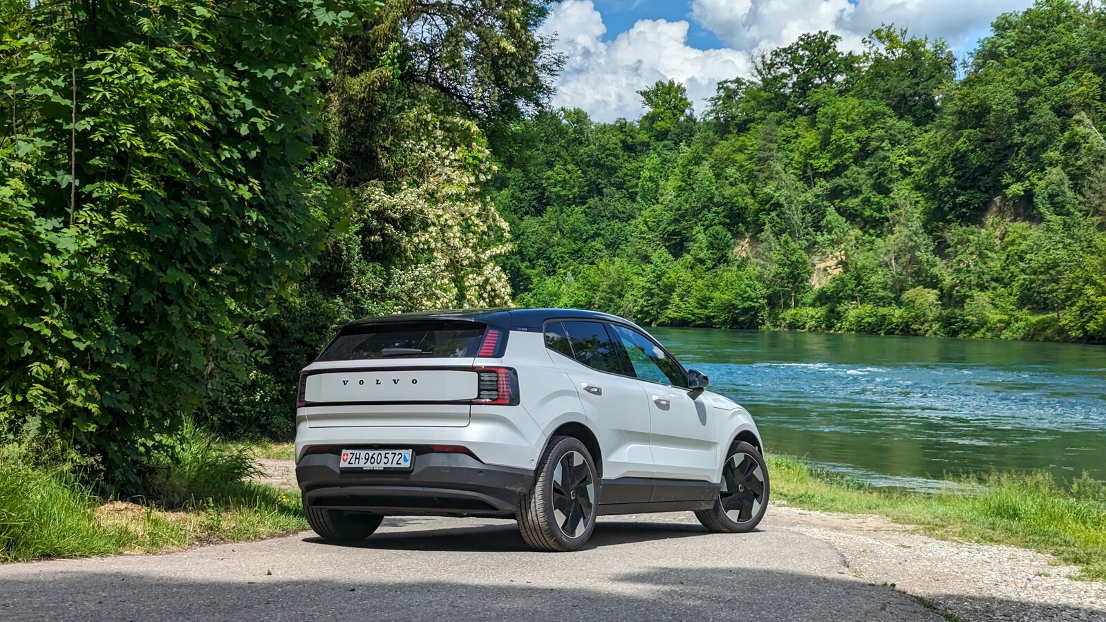 Volvo EX30 von hinten