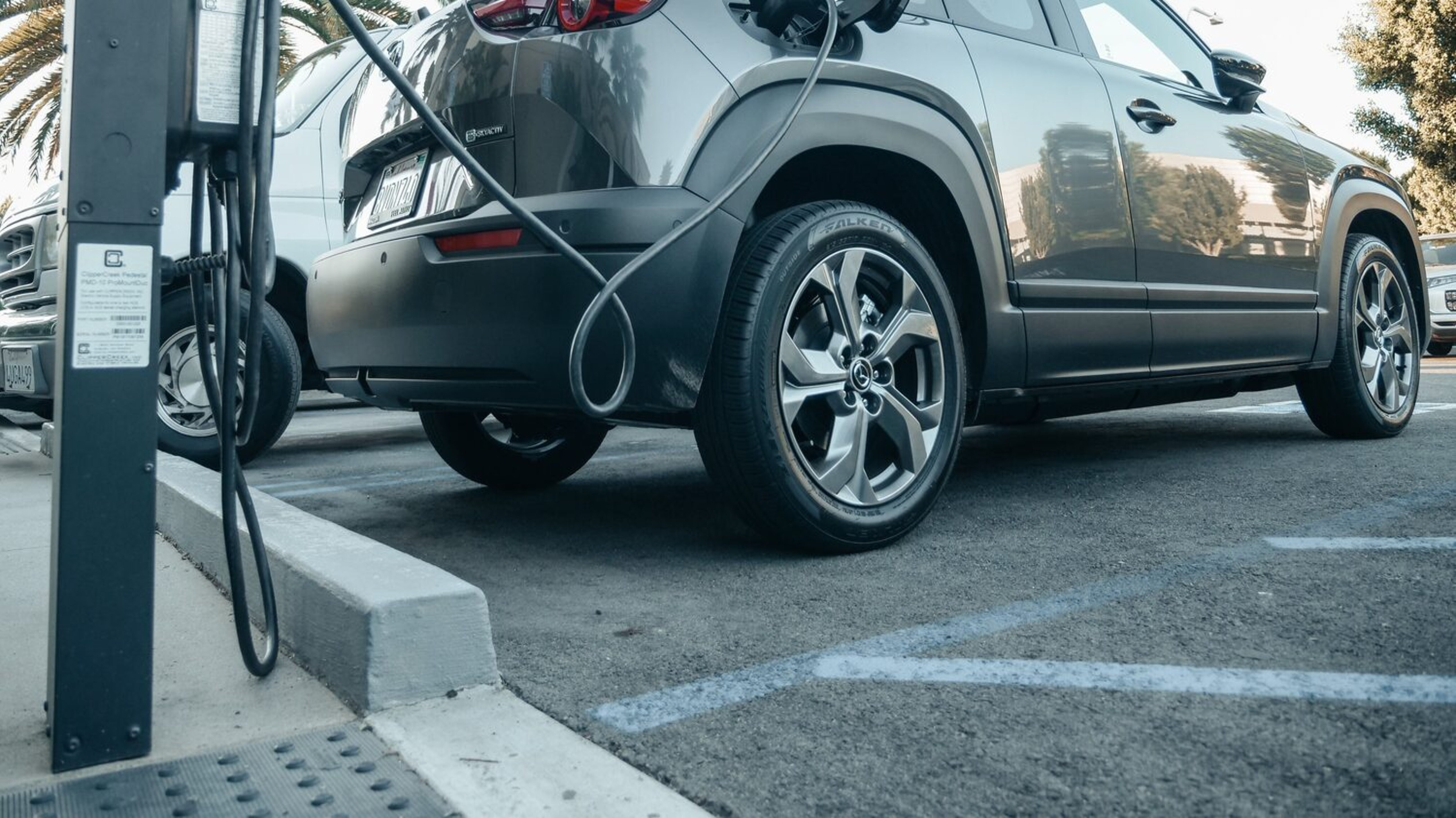 Auto an Ladesäule