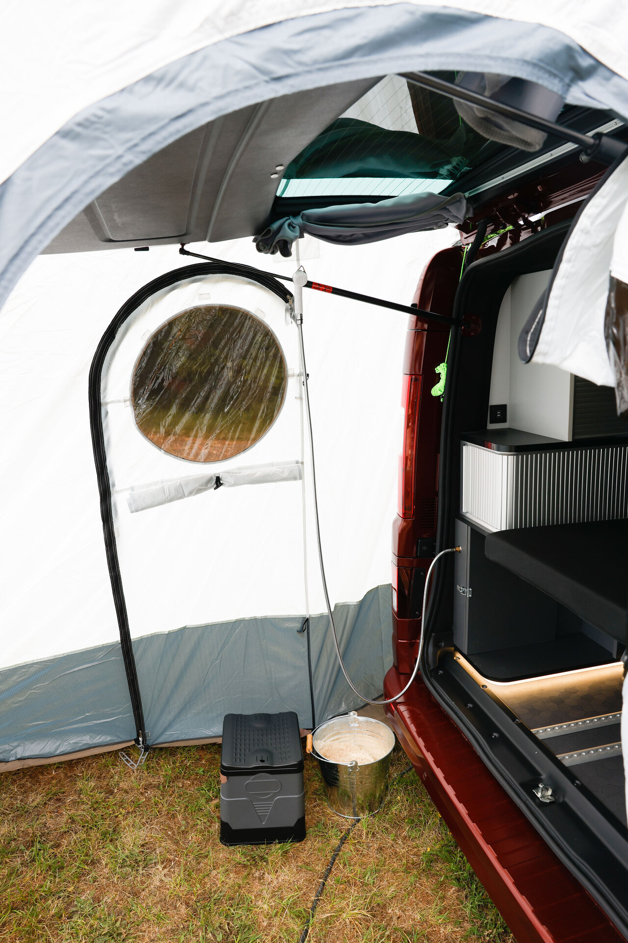 Duschzelt im Camper Renault Trafic Spacenomad