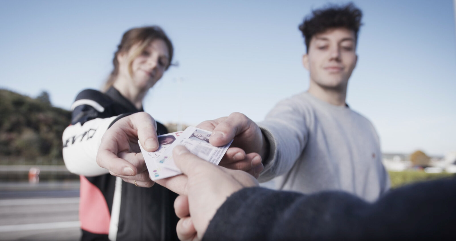 Die EU diskutiert aktuell einen Entwurf für eine neue Führerschein-Richtlinie, die vor allem Junge und Ältere betreffend würde. Was heisst das für die Schweiz?