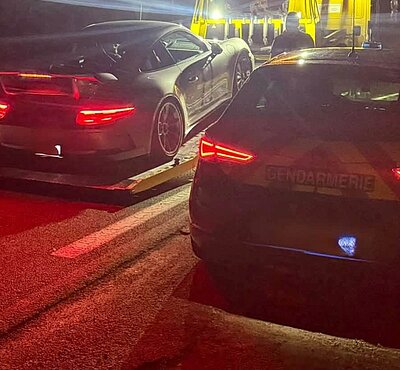 Der Porsche des Mannes wurde beschlagnahmt. Bild: Gendarmerie de la Haute-Savoie