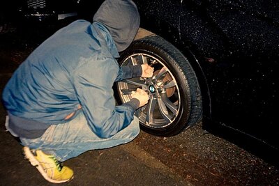 Die «Lüftler» haben in Luzern mindestens 29 SUVs manipuliert. Auf X wurde die Aktion auf dem Kanal The Tyre Extinguishers verbreitet. Bild: X, The Tyre Extinguishers