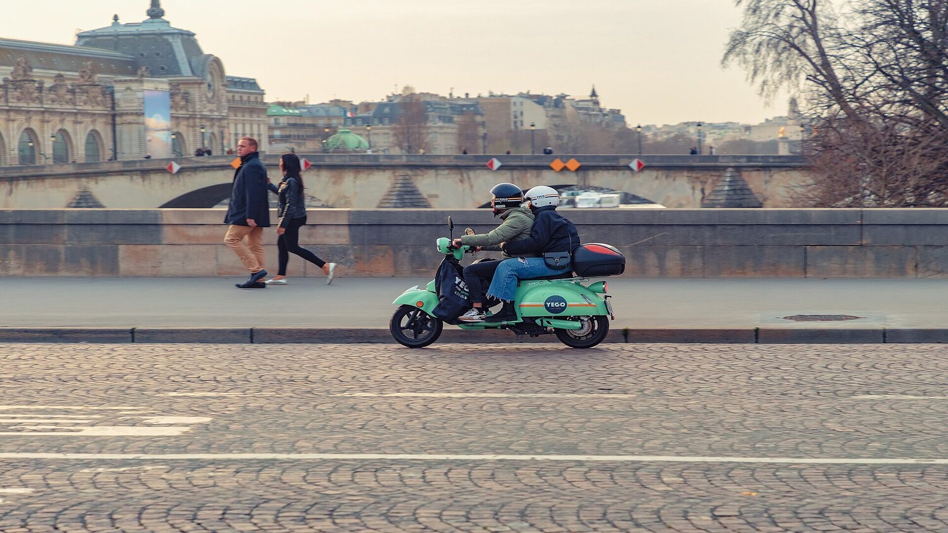 Roller in der Stadt