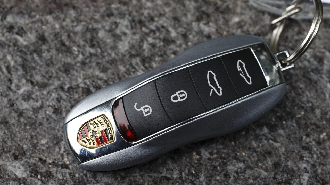 Porsche-Autoschlüssel