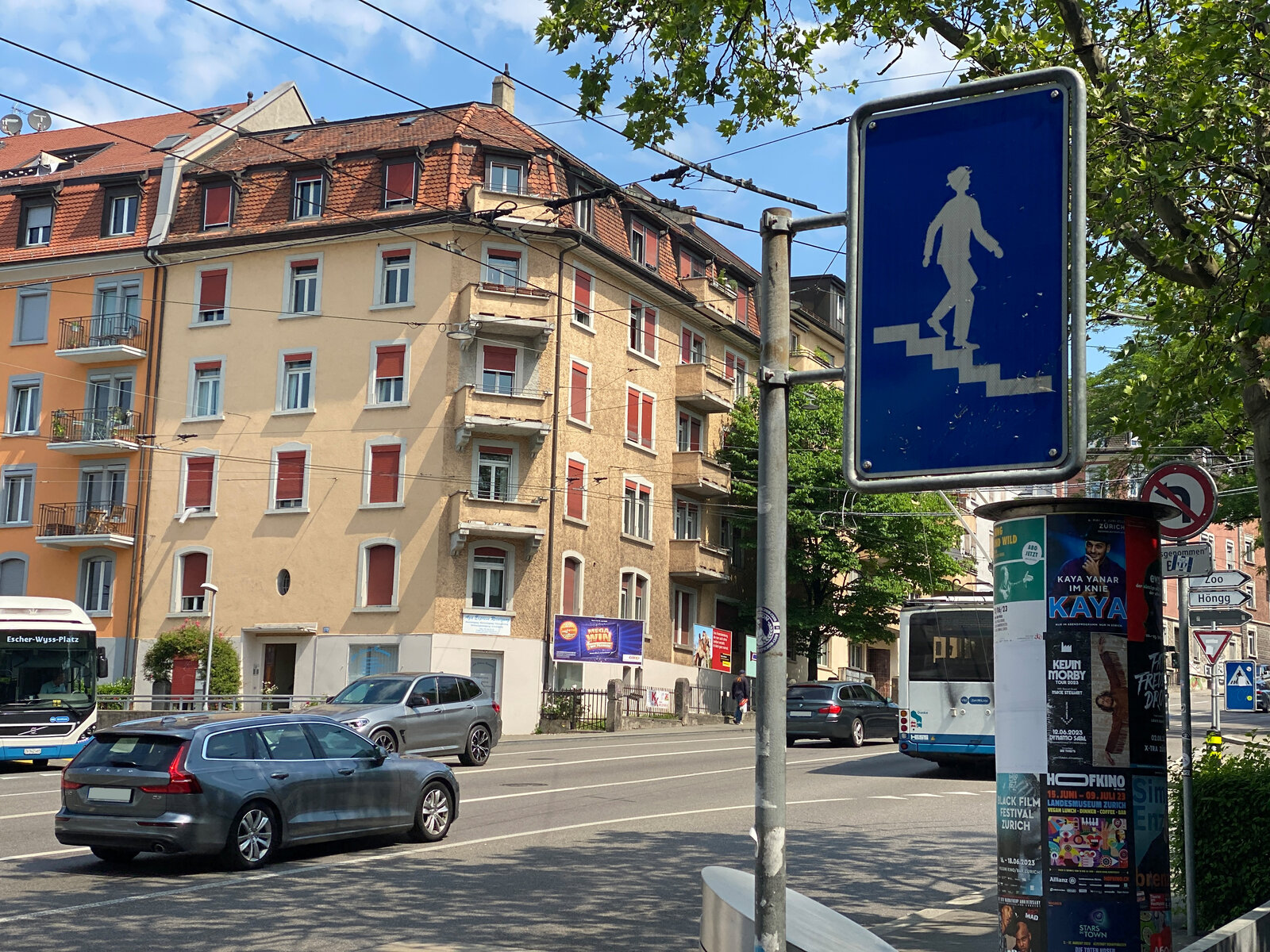 Verkehrsschild Unterführung