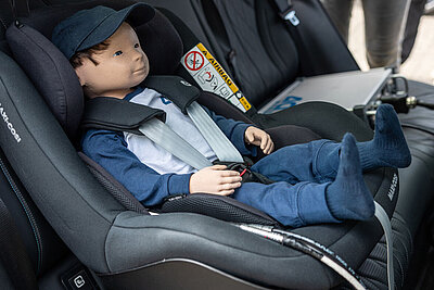 Kindersitz mit Dummy