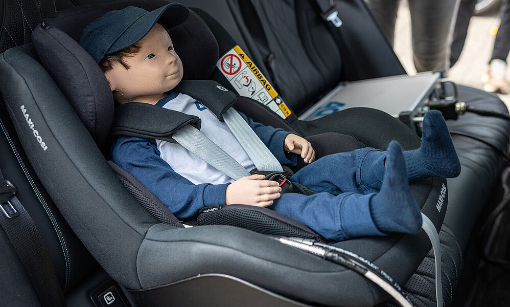 Kindersitz mit Dummy