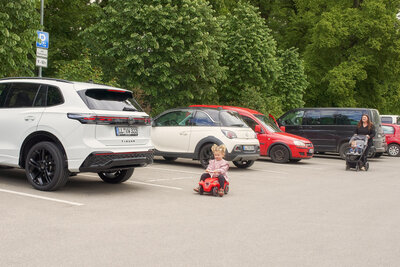 Autos auf einem Parkplatz