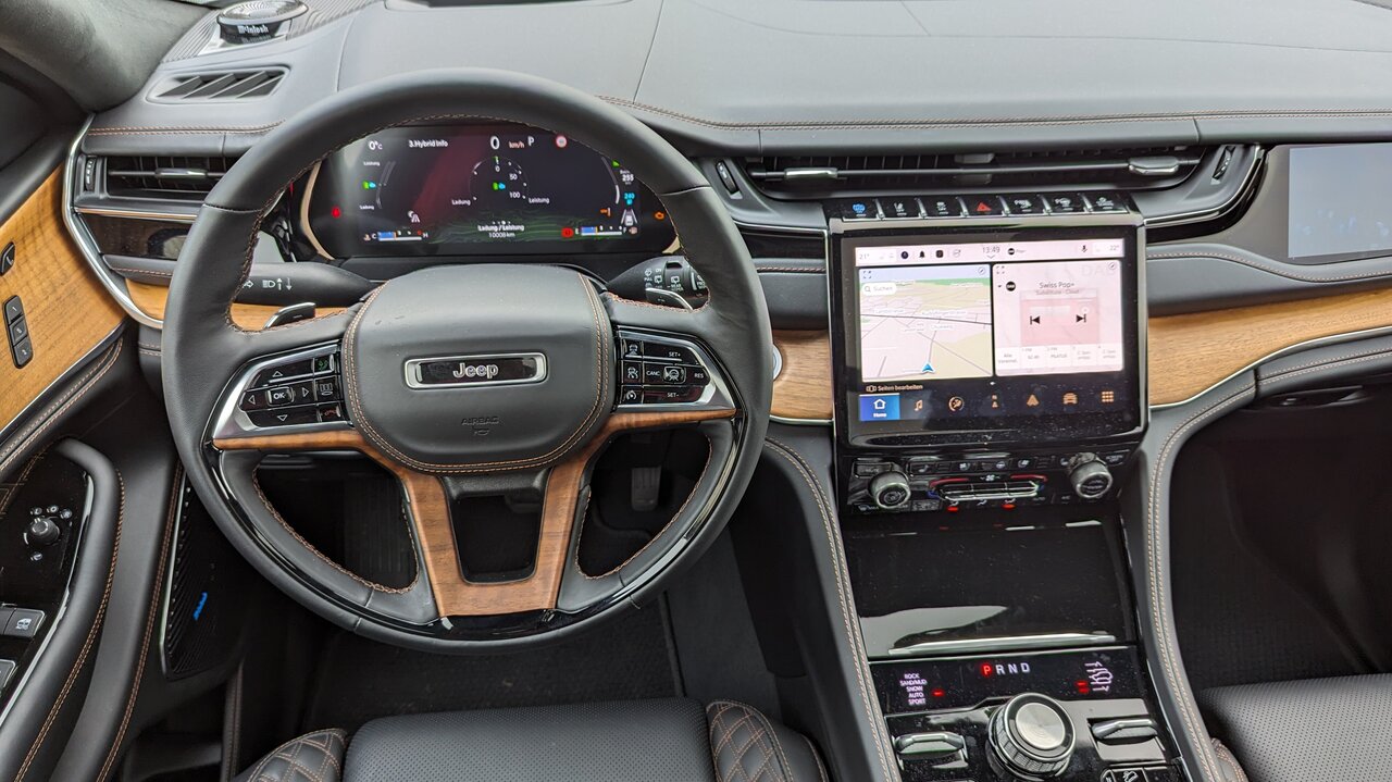 Cockpit im Jeep Grand Cherokee