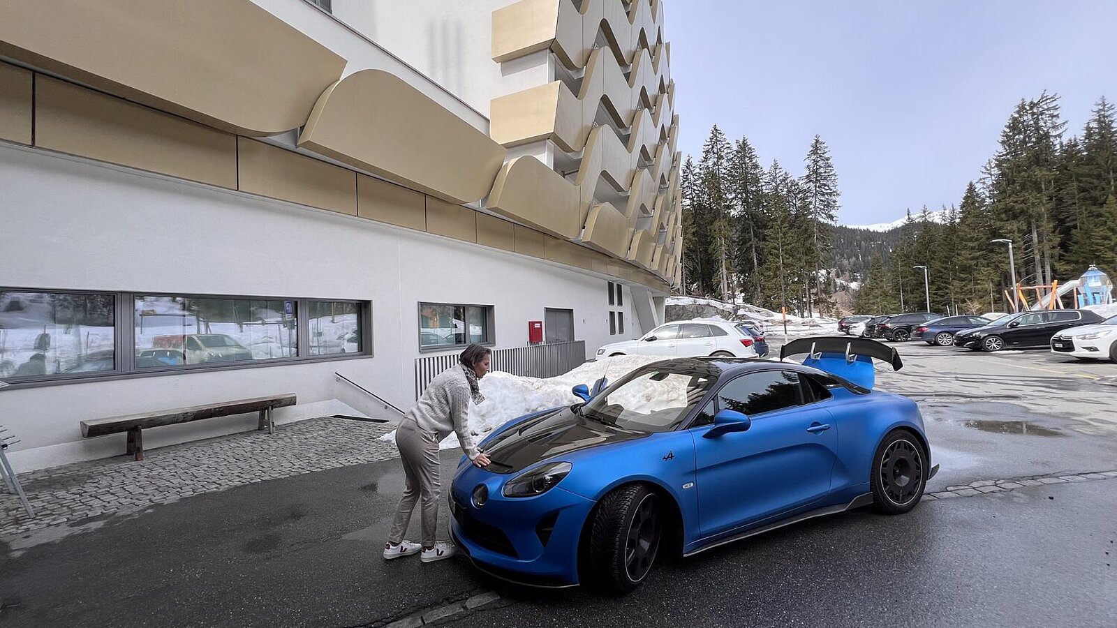 Alpine A110R: Kein Gepäckwunder Skis oder Labrador würden nicht mehr reinpassen. Bild: Pentti Aellig, STREETLIFE