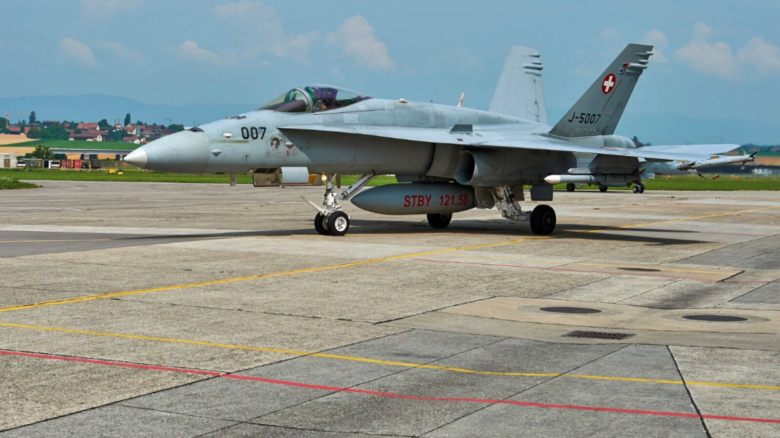 F/A-18 auf der Rollbahn