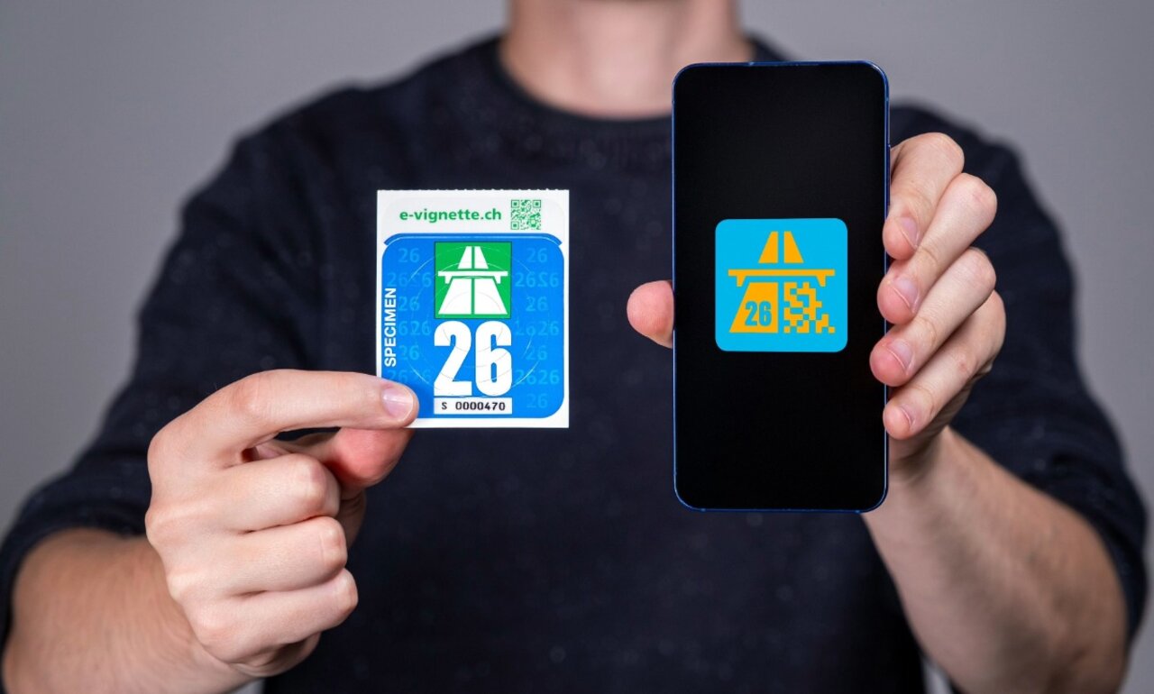 Die Vignette 2026 hat die Farbe blau. Bild: BAZG.