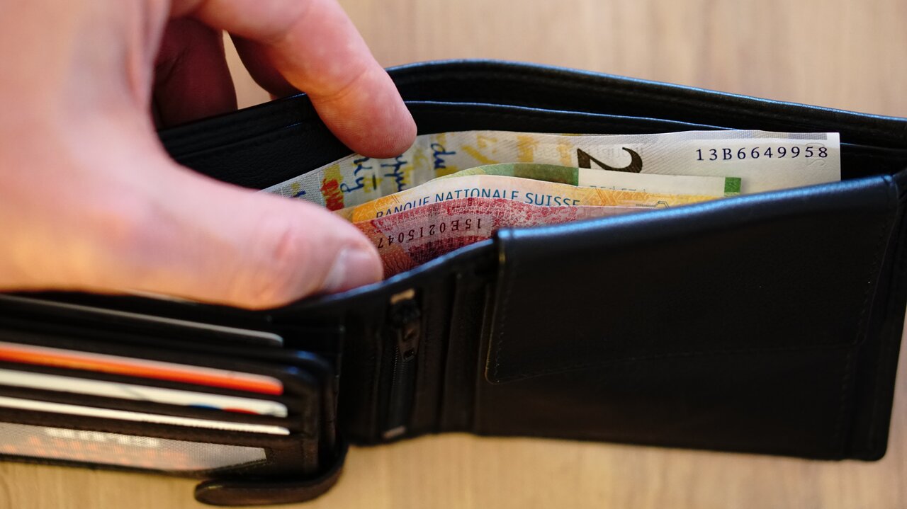Brieftasche mit Bargeld