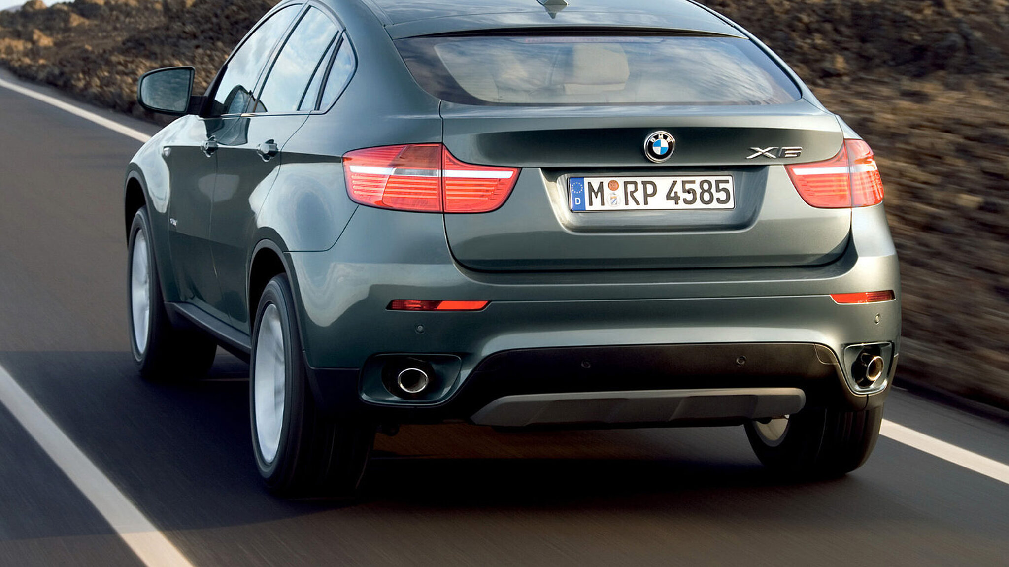 BMW X6 von hinten