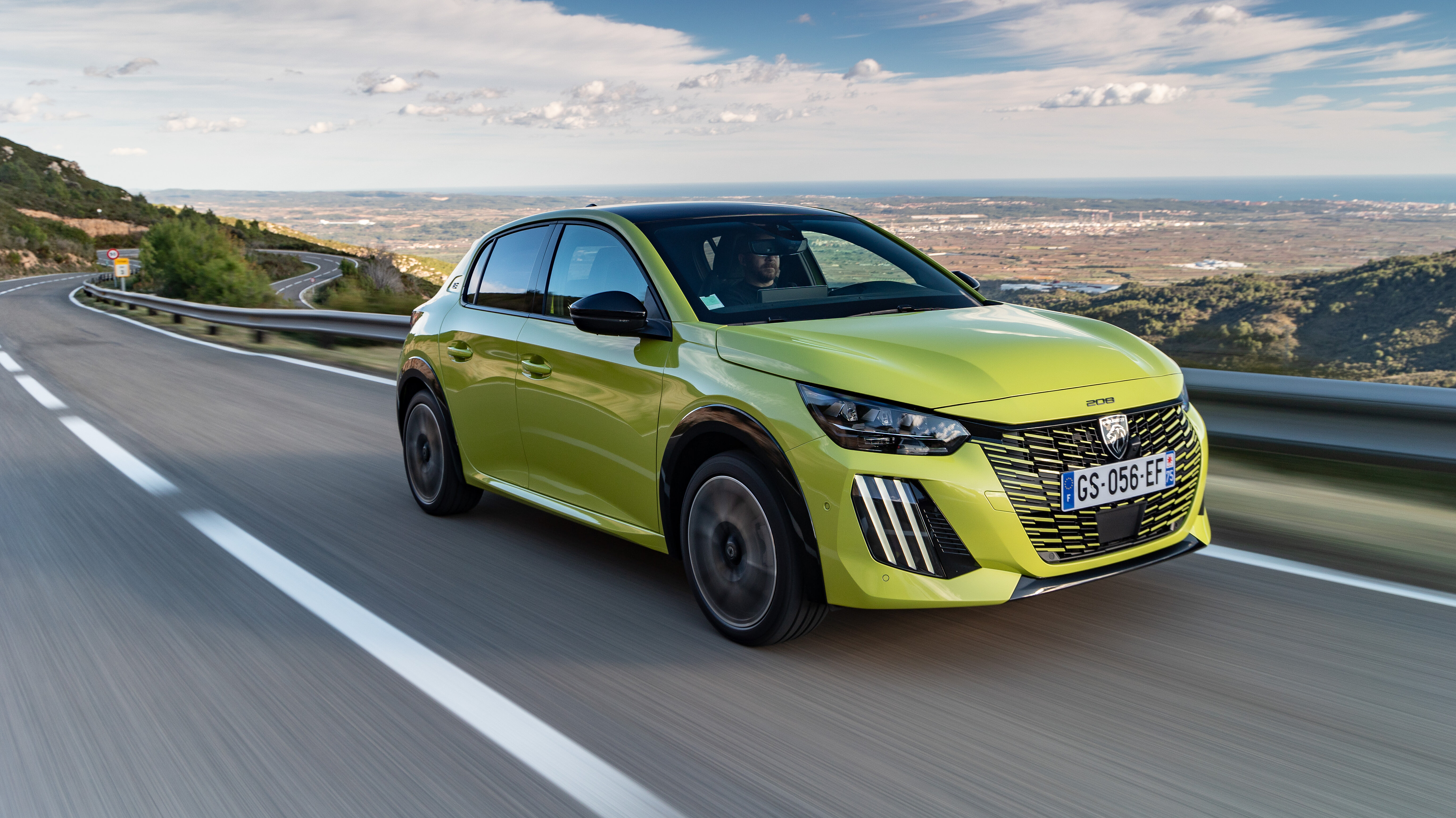 Peugeot 208 fahrend
