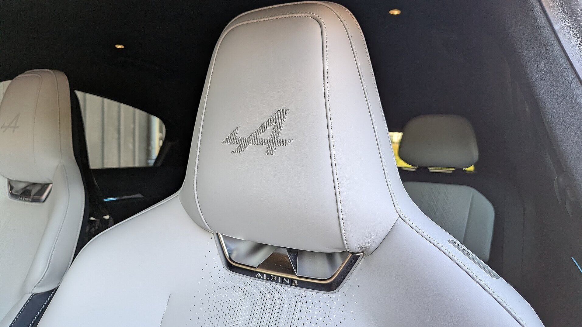 Alpine A390