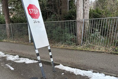 Verbogenes Stoppschild