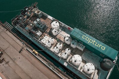 Ein Schiff mit Einrichtungen von Captura