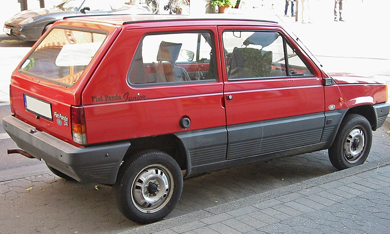 Die Realität auf den italienischen Strassen präsentiert sich eher ernüchternd. Sehr viele altersschwache Fiat Pandas stochern herum. Bild: Wikipedia