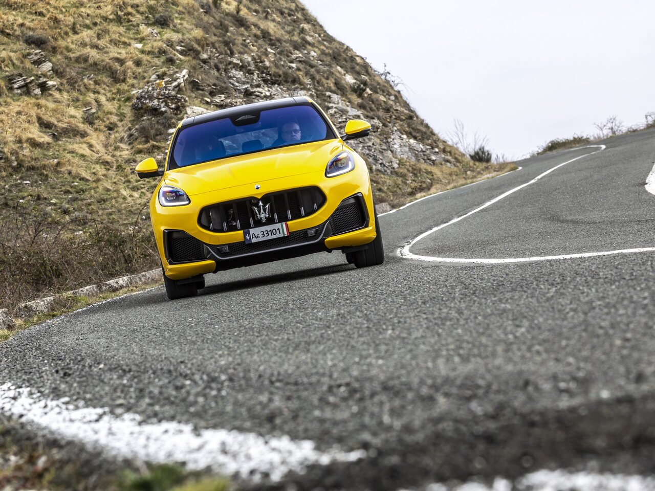 Der stattliche SUV schafft es in 3,8 Sekunden auf 100 km/h. Bild: Maserati