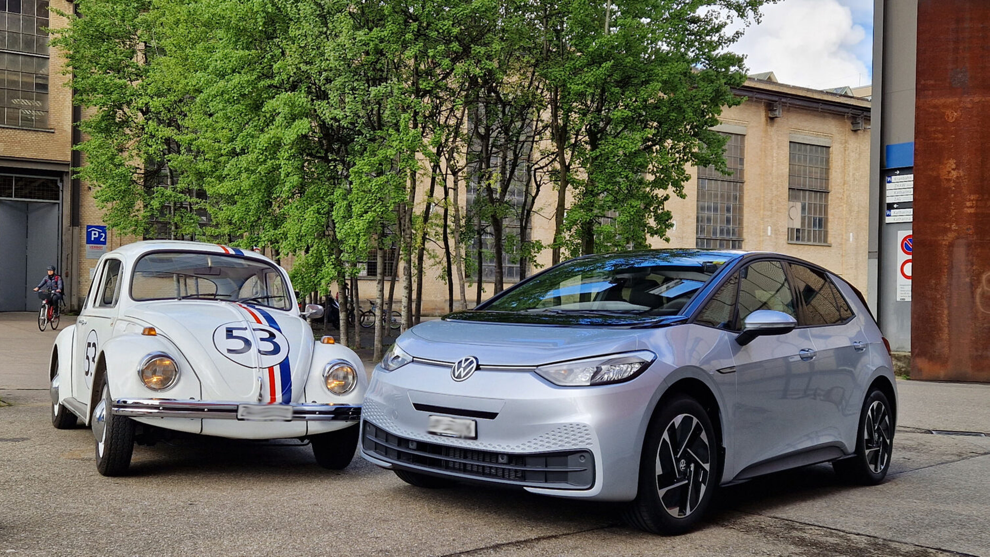 VW ID3 und VW Käfer