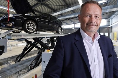 Lorenzo Cascioni, Vizedirektor des Bundesamtes für Strassen ASTRA erklärt STREETLIFE, dass die Delegation der MFK an Garagen möglich ist. Bild: ASTRA, TCS