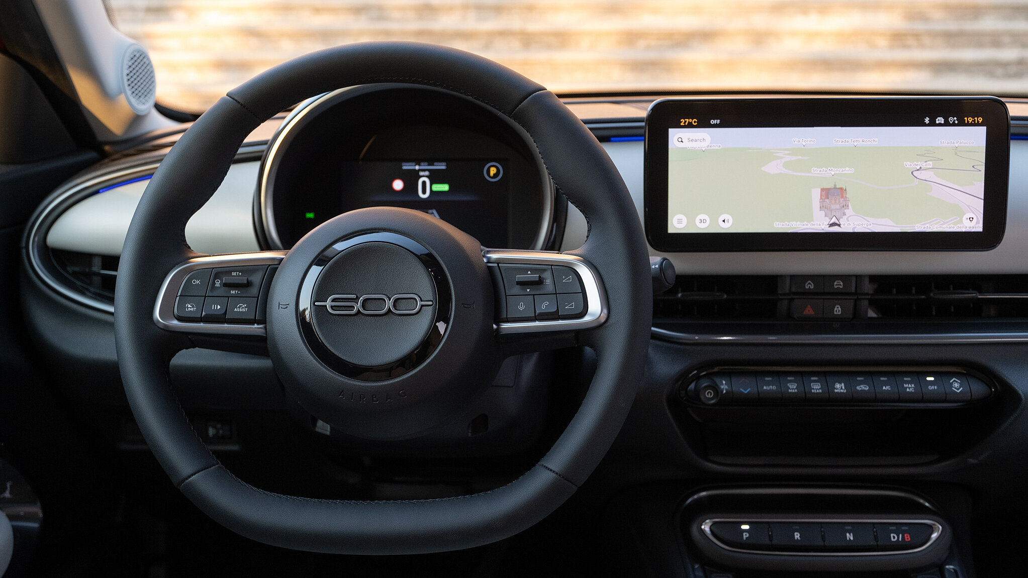 Cockpit des Fiat 500e