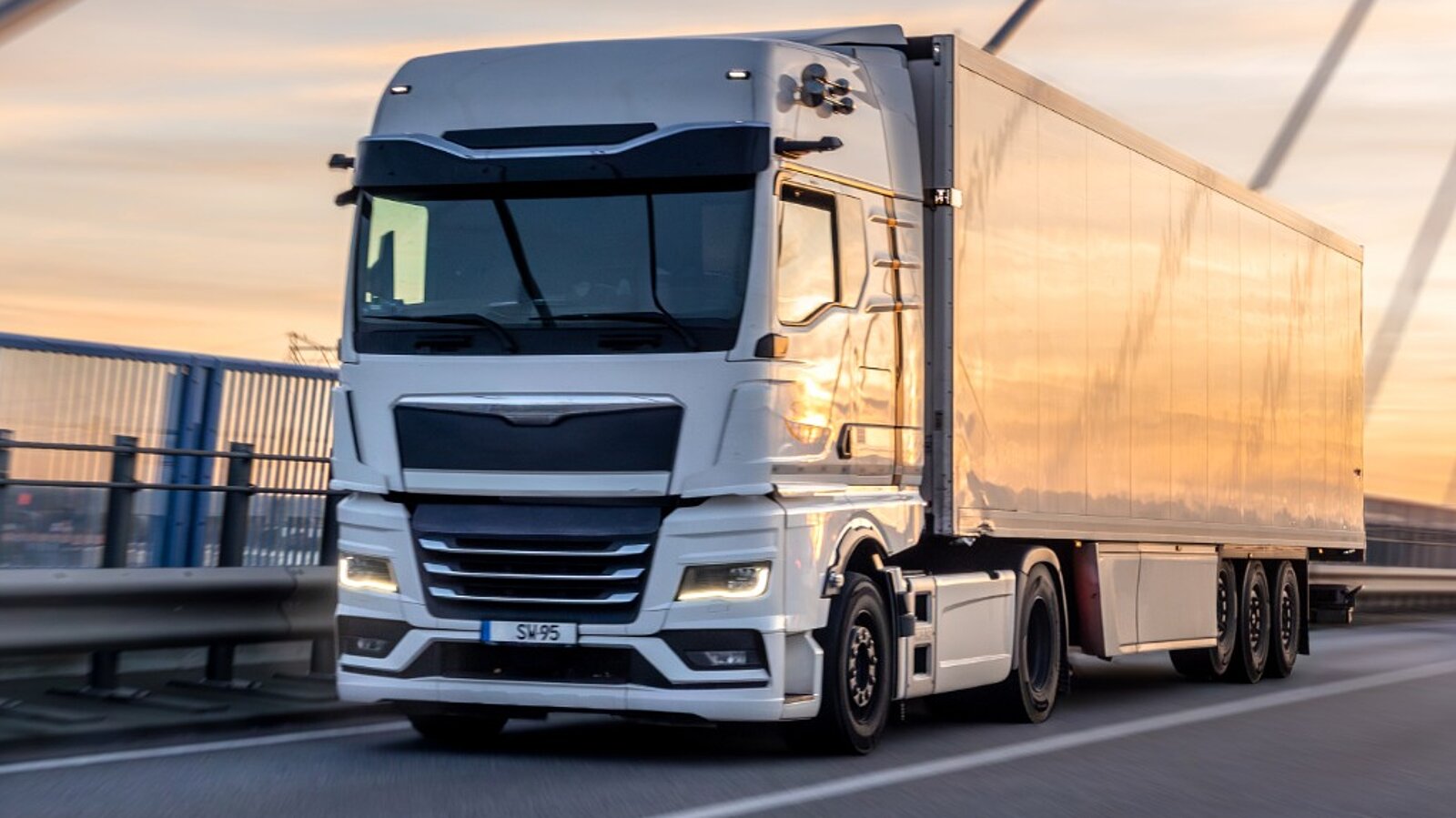 Reifenhersteller Michelin ruft Pneus für Lastwagen zurück. Bild: Freepik