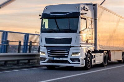 Reifenhersteller Michelin ruft Pneus für Lastwagen zurück. Bild: Freepik
