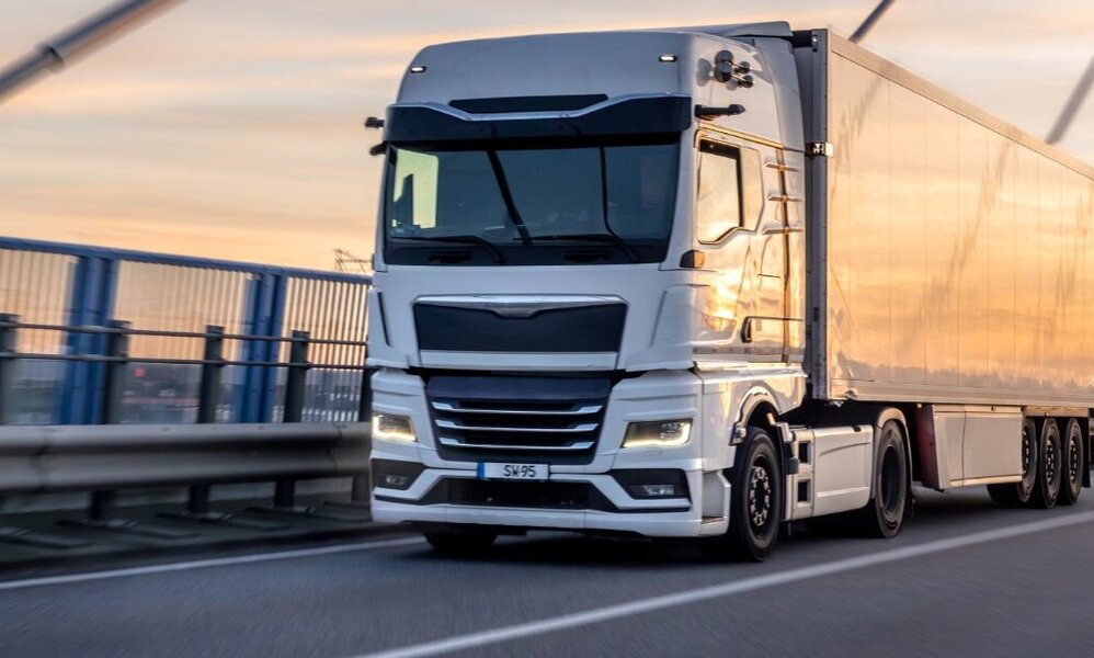 Reifenhersteller Michelin ruft Pneus für Lastwagen zurück. Bild: Freepik