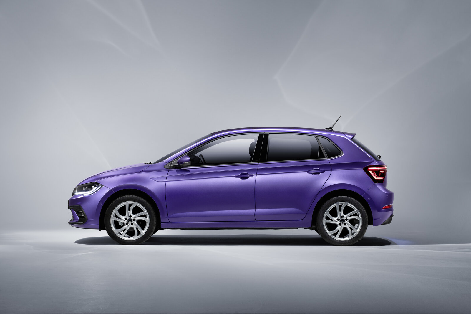 Aktueller VW Polo in der Seitenansicht.