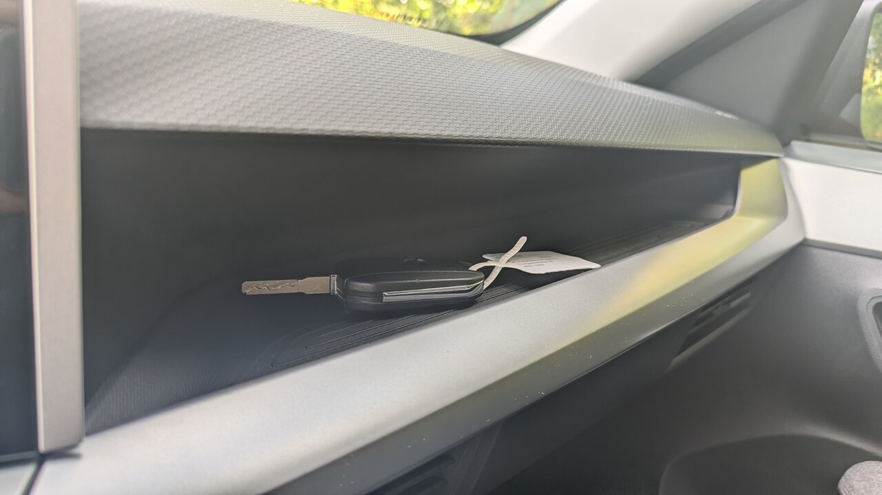 Ablage im Opel Frontera