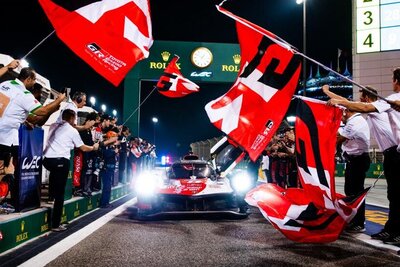 Toyota fährt nach Sieg beim 8-Stunden-Rennen von Bahrain in die Boxengasse