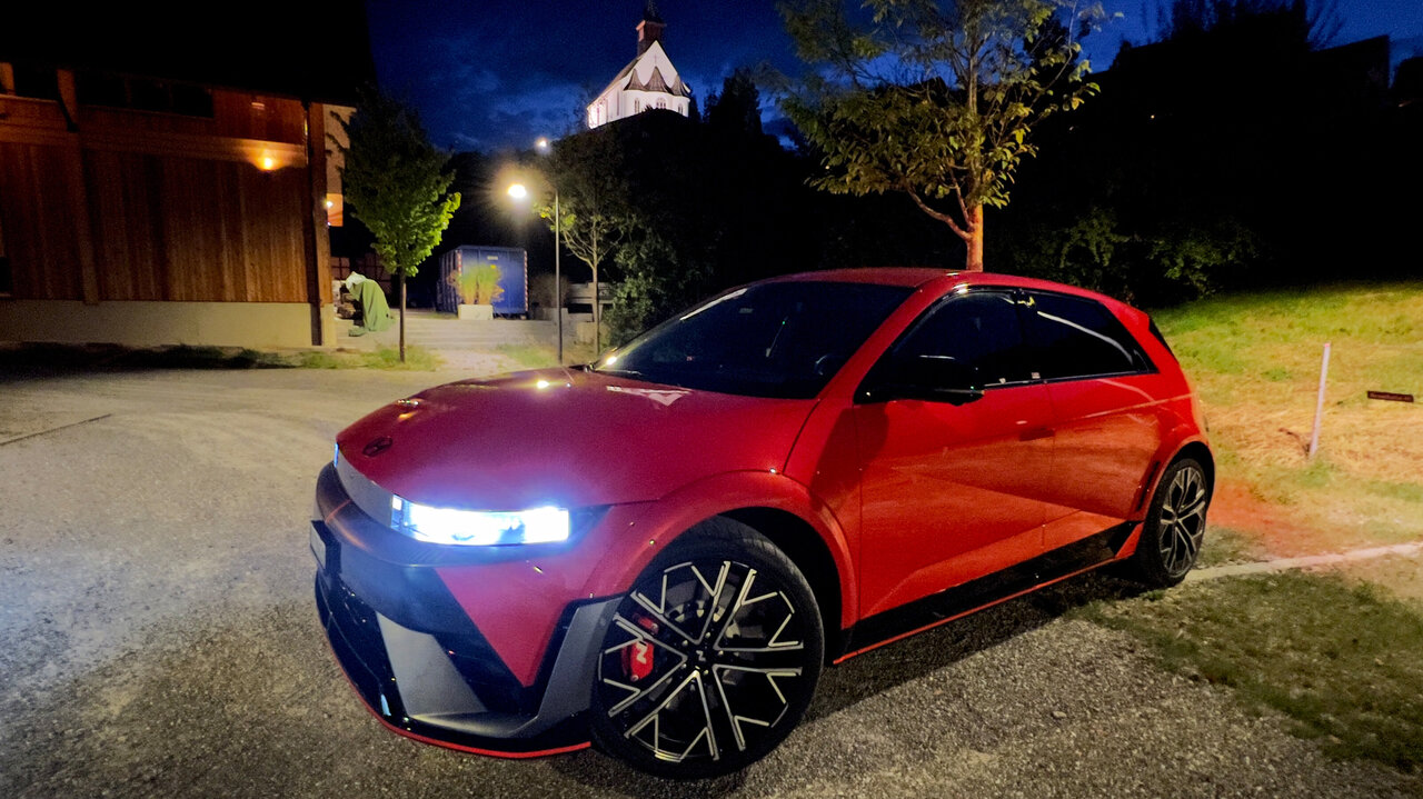 Hyundai Ioniq 5 N von vorne