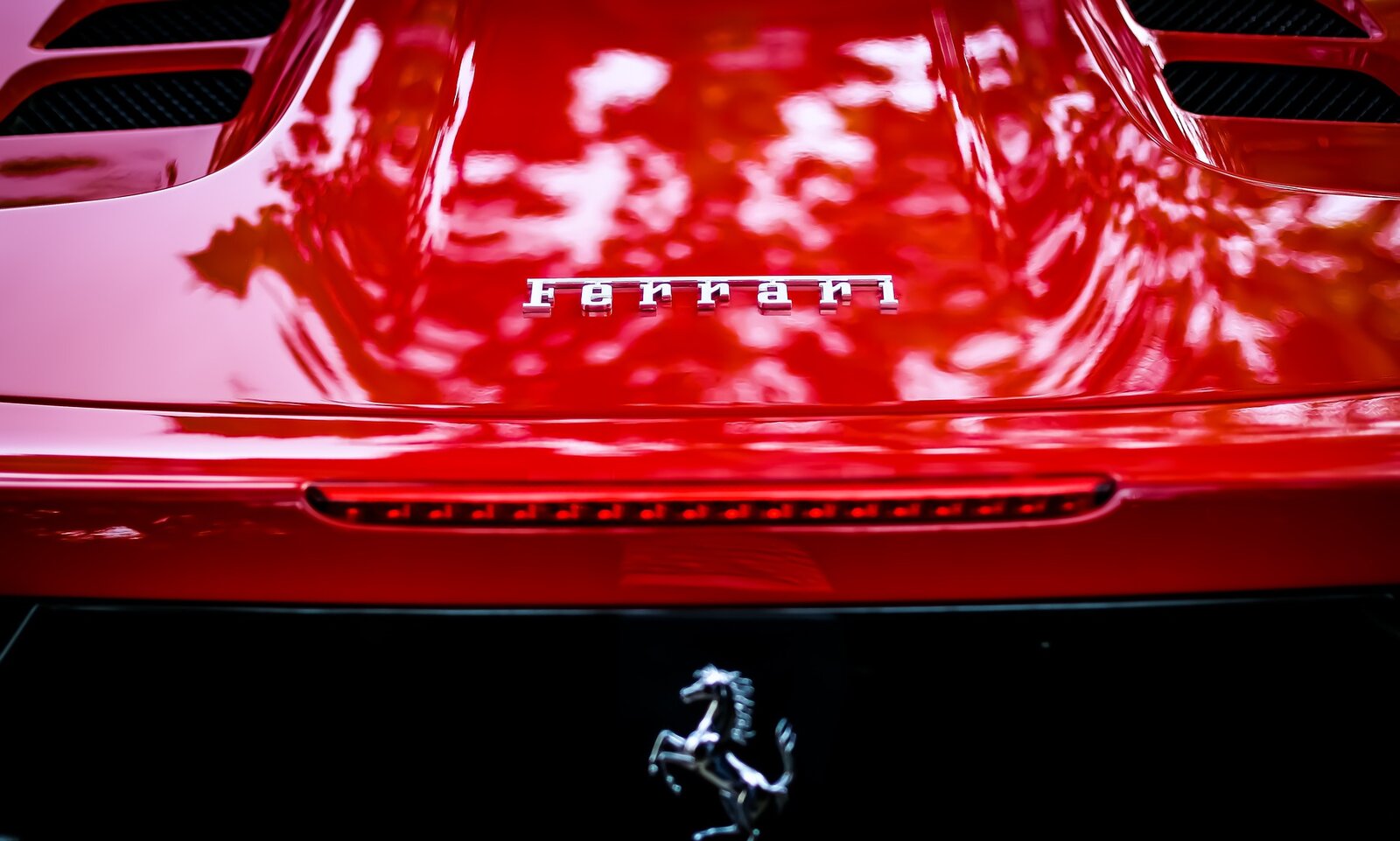 Nachdem der Ferrari-Fahrer zweimal in die Laser-Falle fuhr, wurde ihm sein Führerausweis entzogen.