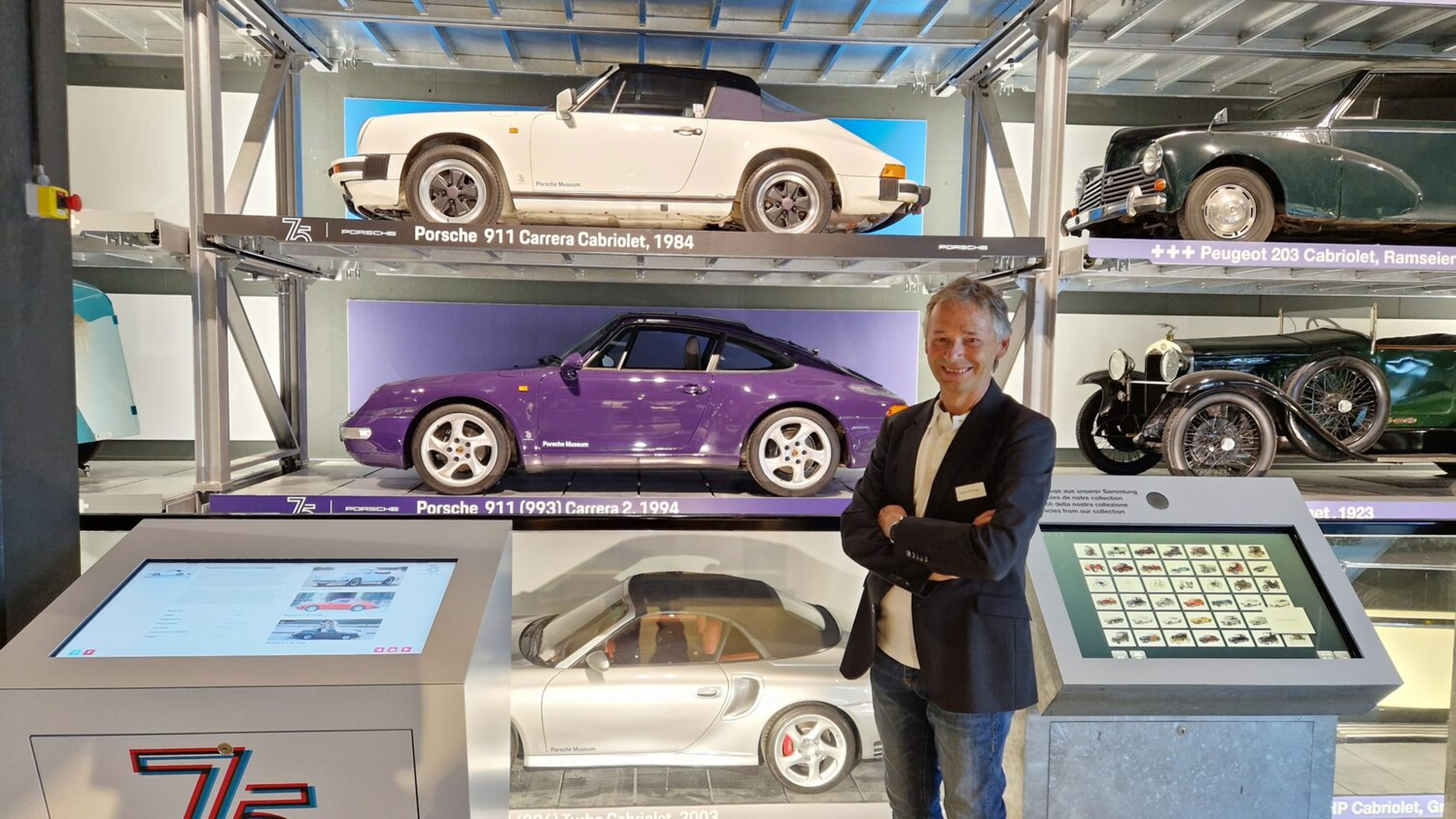 Porsche im Gestell