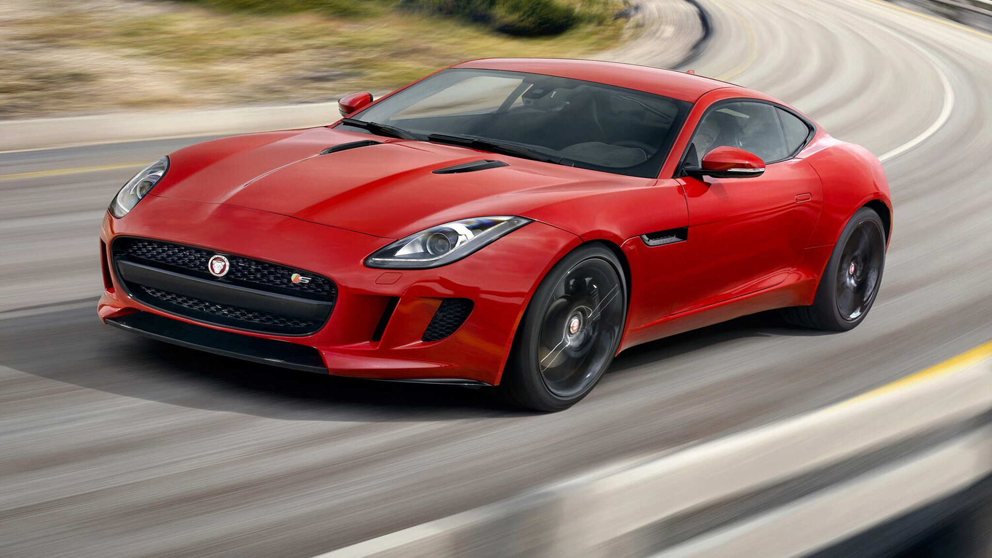 Jaguar F-Type Coupé von vorne