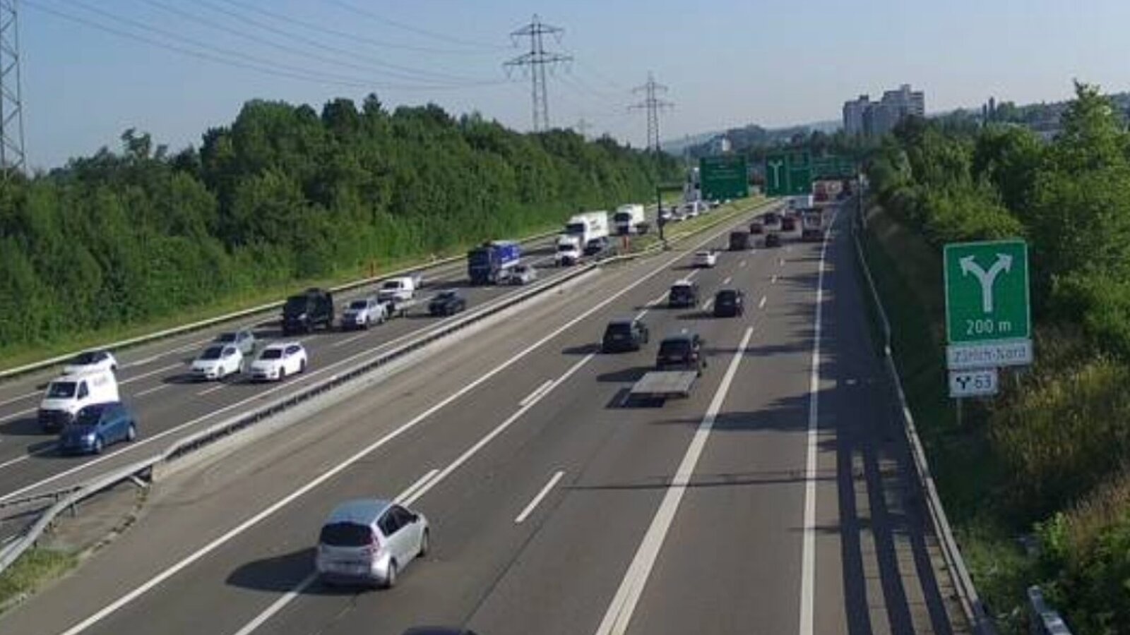Die betroffene Strecke in Blickrichtung Bern. Bild: Autobahn Cam.