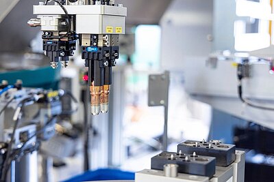 Die Wagner AG entwickelt und produziert Komponenten und Baugruppen aus Metall und Kunststoff auch für die Automobilindustrie. Bild: Wagner AG