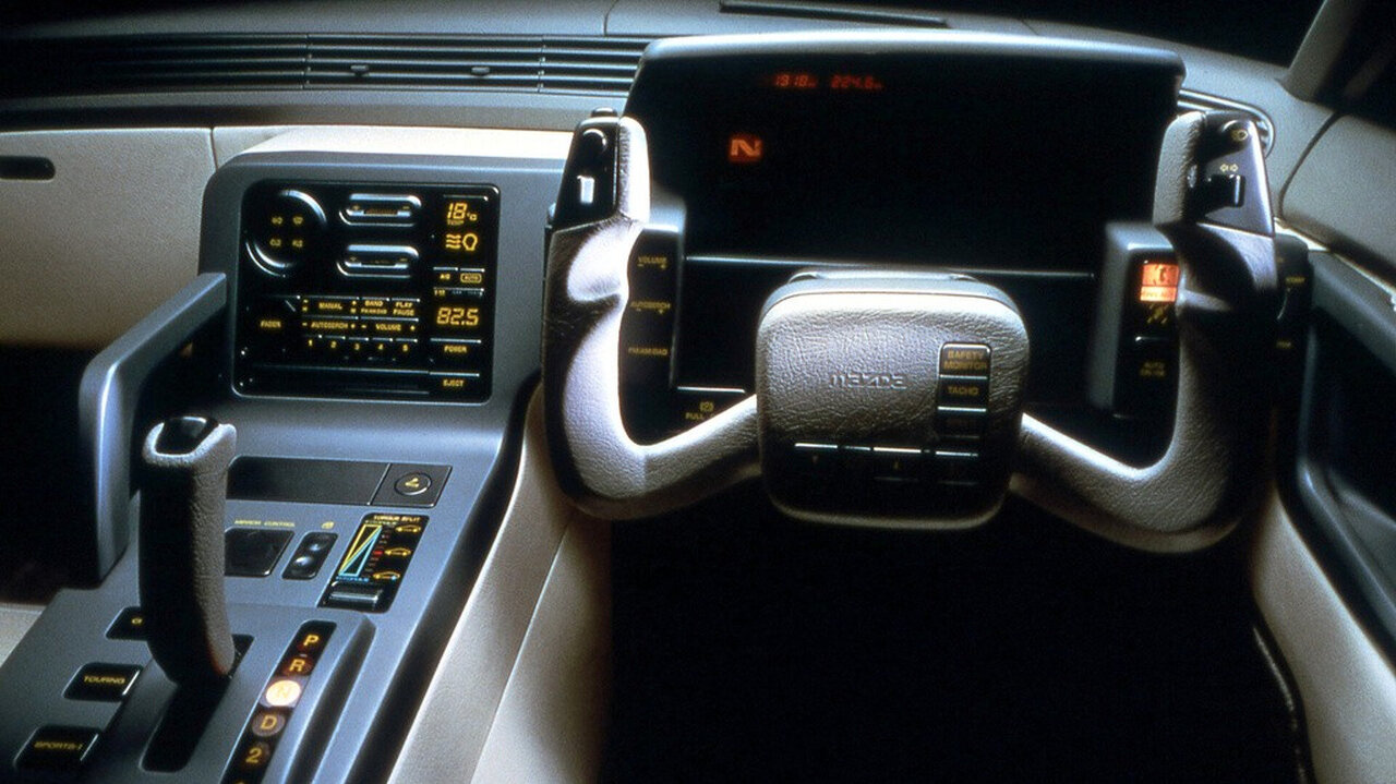 Cockpit des Mazda MX-03