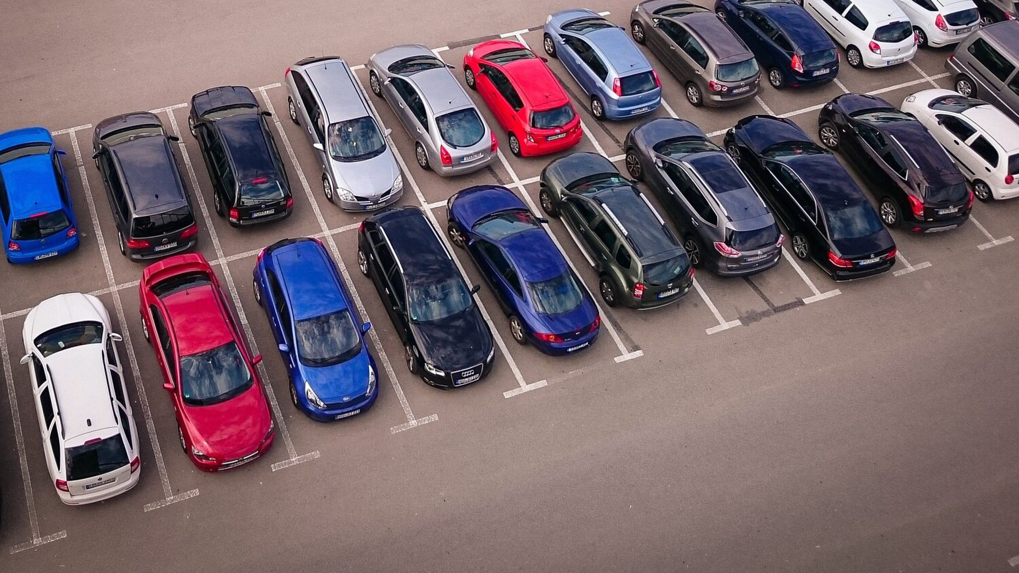 ein öffentlicher Parkplatz