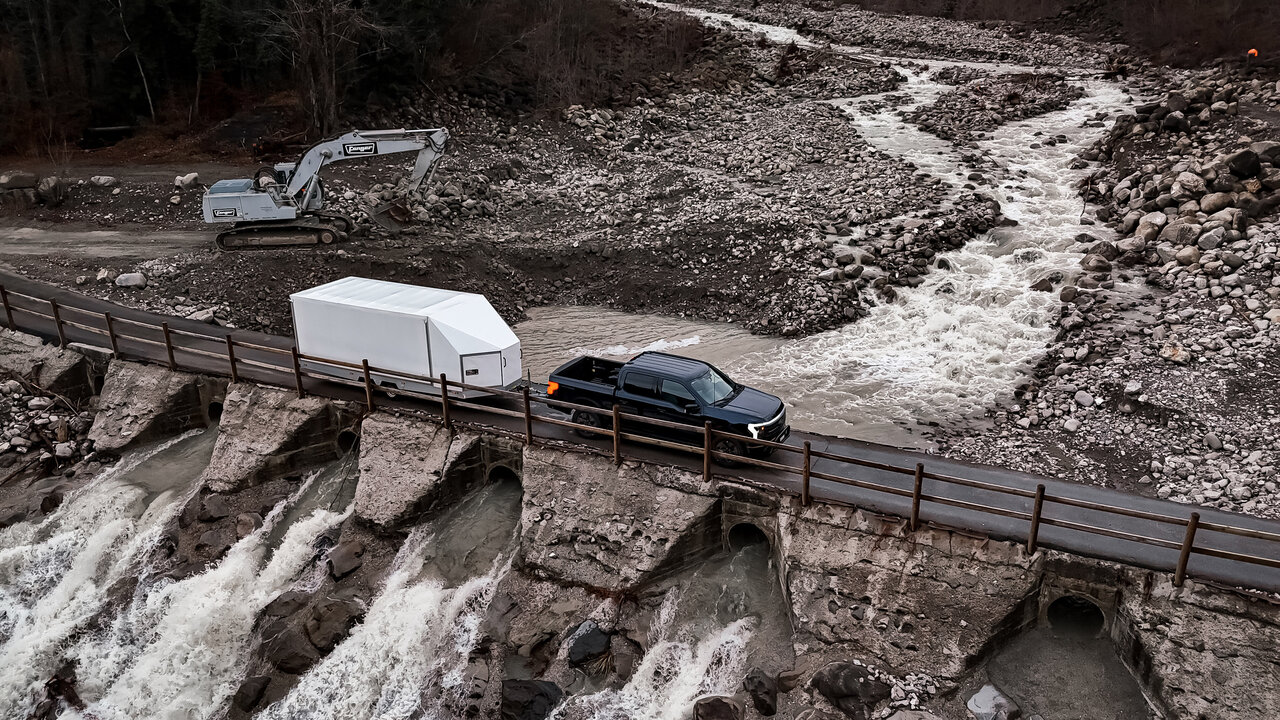 Ford F-150 Lightning mit Anhänger