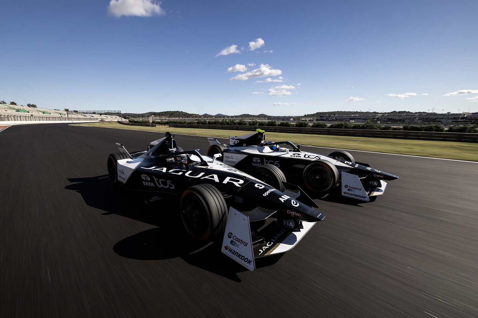 Beide Autos des Formel-E-Teams Jaguar TCS Racing.