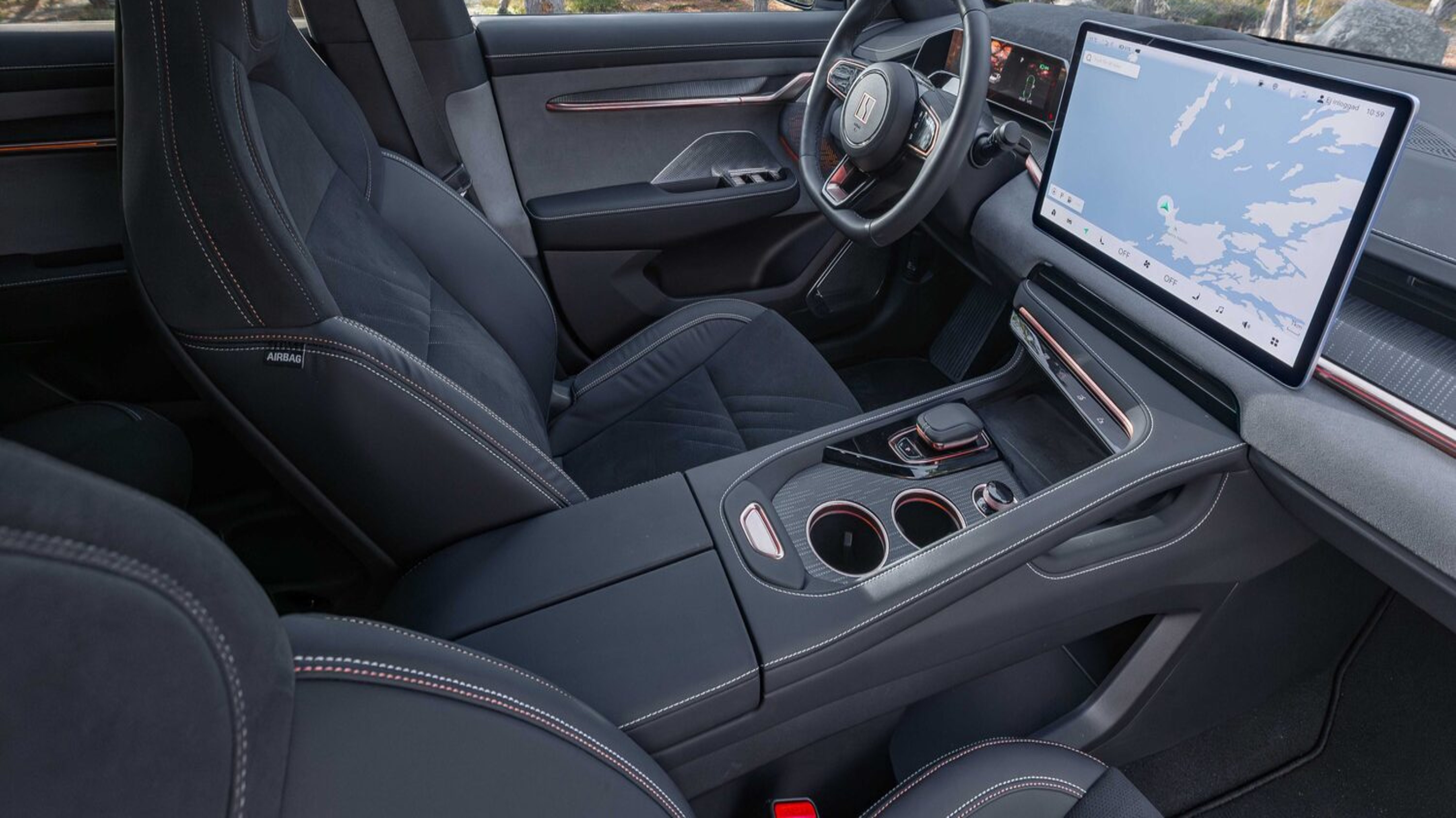 Cockpit des Zeekr 001