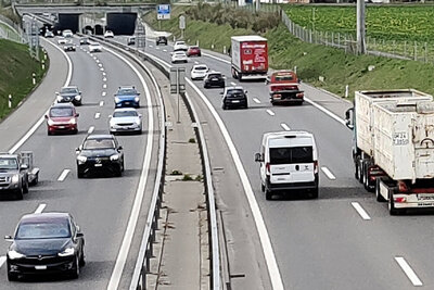 Das Pro- und Contra-Lager rüsten sich für den Endspurt im Abstimmungskampf. Am 24. November wird über den Autobahn-Ausbau abgestimmt. Bild: STREETLIFE