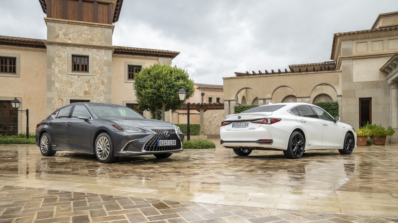 Lexus ES