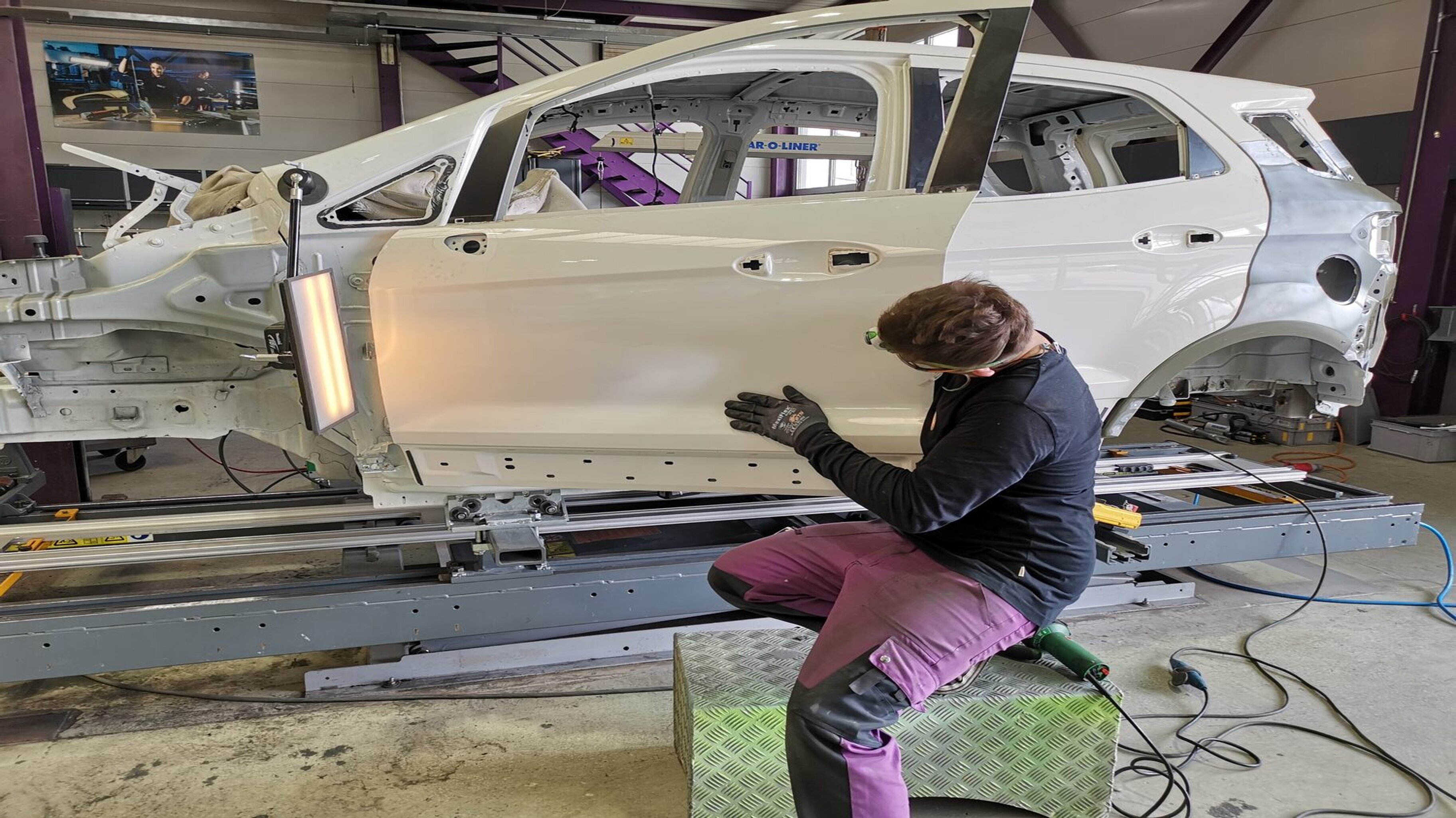 Arbeit an einer Autotür