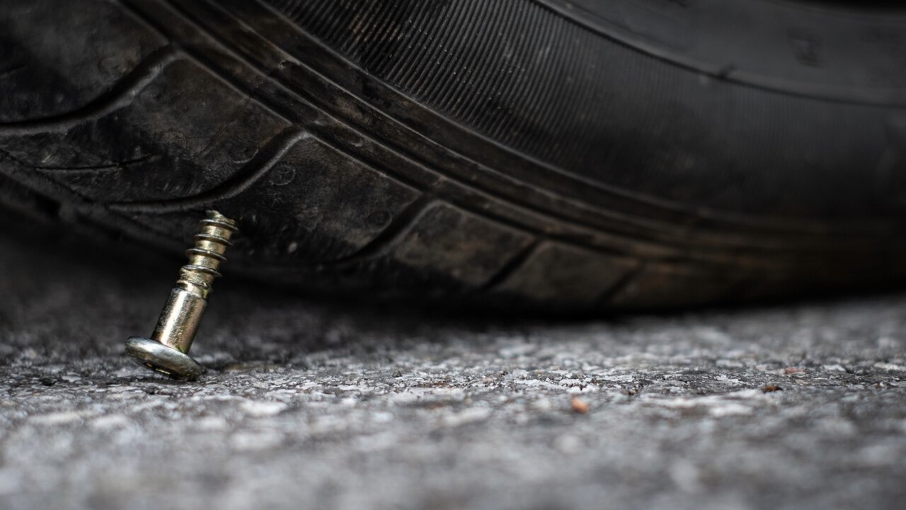 Schraube im Pneu