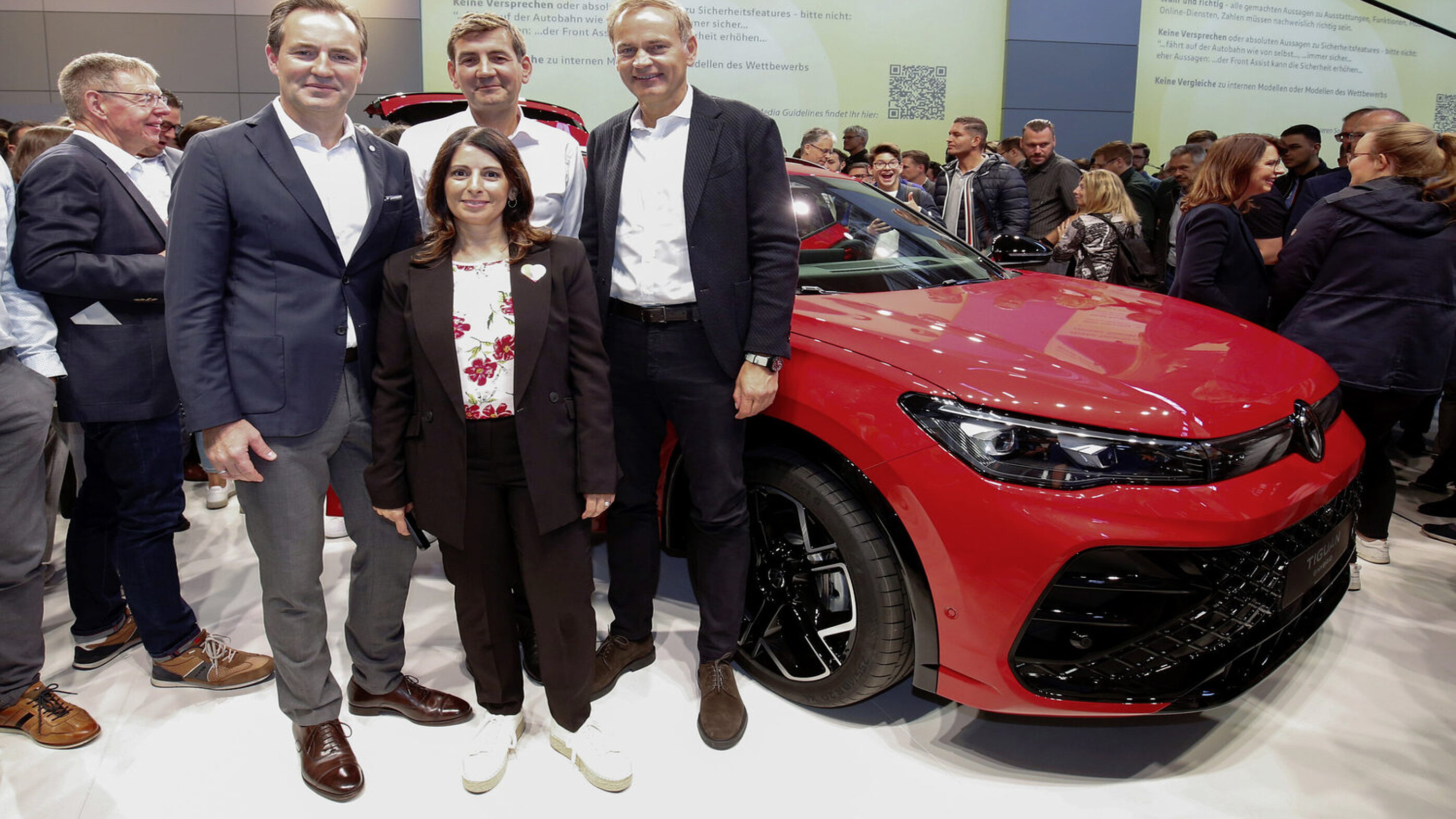 Glücklich VW-Gesichter bei der Präsentation des neuen Tiguan