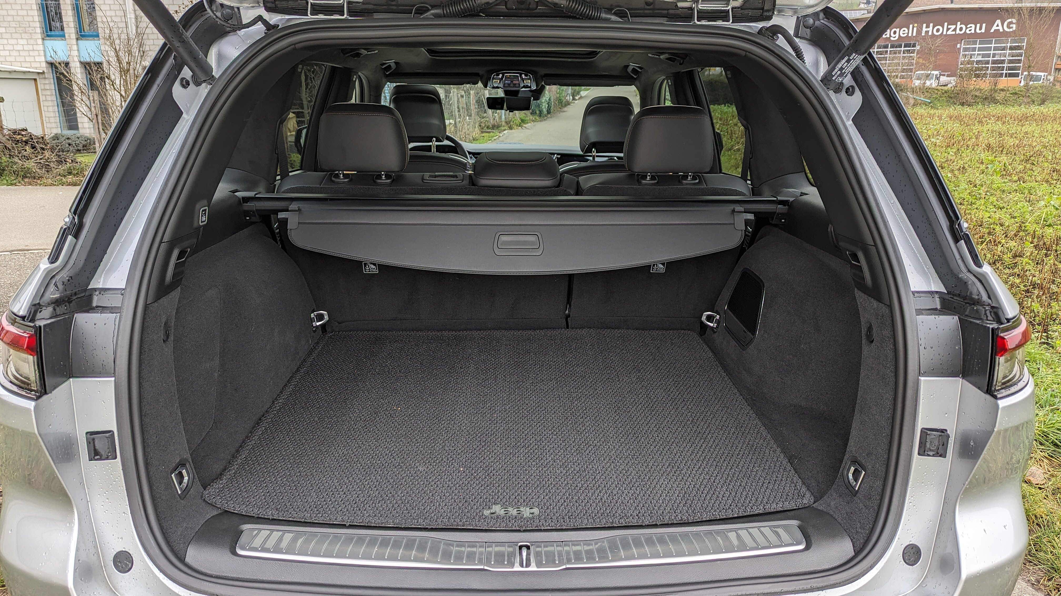 Kofferraum im Jeep Grand Cherokee